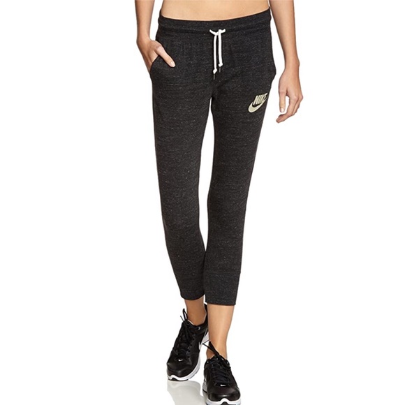 Nike Pants - Nike Gym Vintage Women's Capri Pants Size Small
